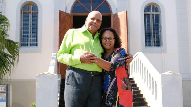 Après des années de combat, Marie-Germaine PÉRIGOGNE a enfin retrouvé son nom d’origine, grâce à son acte de naissance remis ce jour à la mairie annexe de Bois-de-Nèfles, le quartier où elle est née le 24 mars 1963.