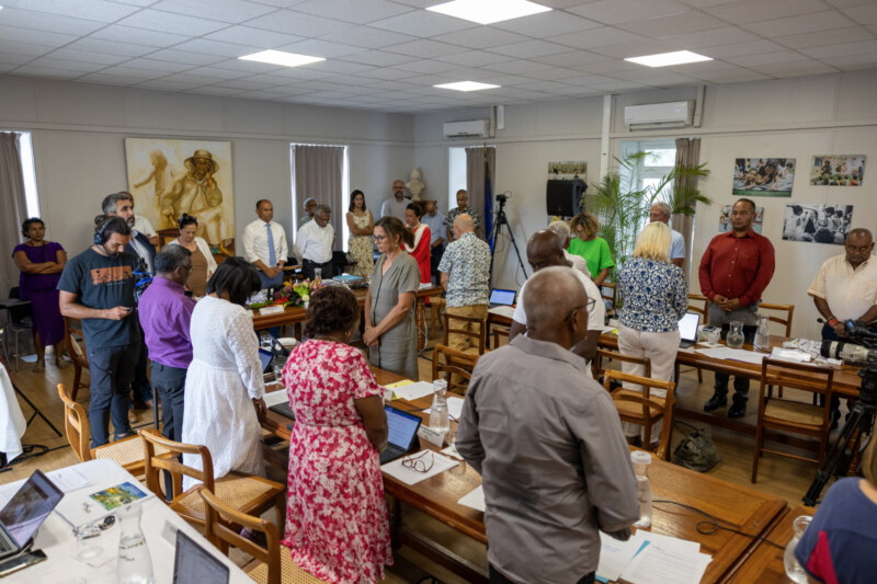 Le Maire de Saint-Paul, Emmanuel SERAPHIN, et les élu·es votent un Budget primitif (BP) 2025 ambitieux, prudent et sérieux s’élevant à 258 millions d’euros, au dernier Conseil municipal de l’année 2024 placé sous le signe de la solidarité en faveur du peuple mahorais.