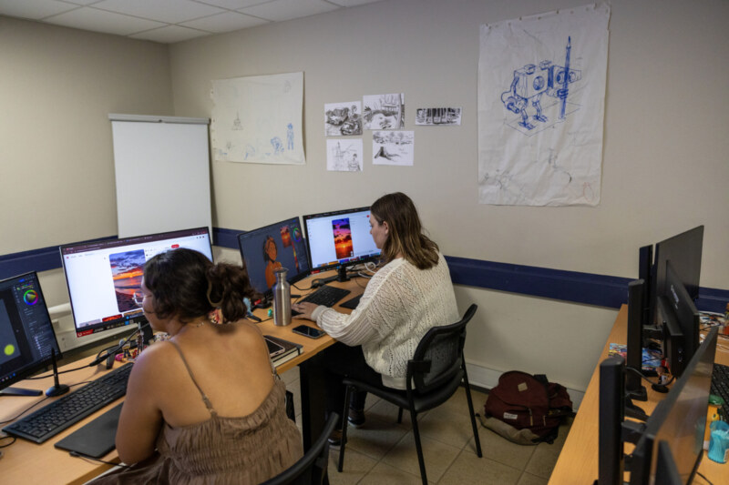 Saint-Paul écrit une nouvelle page de son histoire en accueillant officiellement le campus RUBIKA Réunion sur son territoire. L’inauguration de cet établissement d’excellence, ce mercredi 29 janvier 2025 à Tamarun, marque une ambition forte : faire du territoire saint-paulois un pôle d’innovation et de créativité dans les secteurs du jeux vidéo, de l’animation et du numérique.