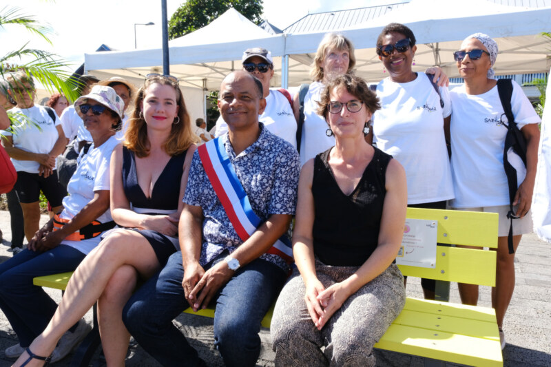 Le vendredi 28 mars 2025, à l'occasion de la Journée mondiale de lutte contre l'endométriose, la Ville de Saint-Paul inaugure le premier banc jaune de La Réunion destiné à sensibiliser à cette maladie qui touche une femme sur dix en France. Installé sur la Place Lo Peplaz, au Débarcadère, ce banc est un marqueur visible de l'engagement municipal aux côtés des associations et du corps médical.