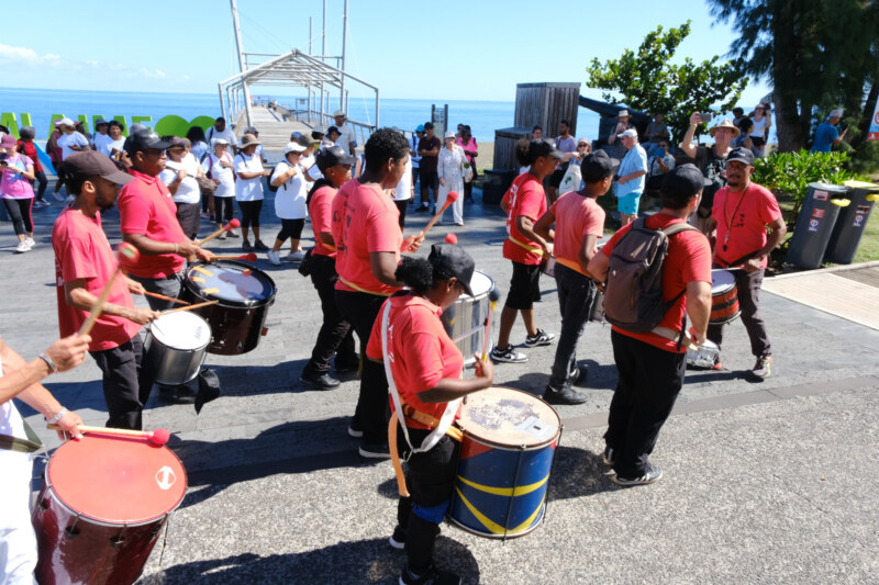 Le vendredi 28 mars 2025, à l'occasion de la Journée mondiale de lutte contre l'endométriose, la Ville de Saint-Paul inaugure le premier banc jaune de La Réunion destiné à sensibiliser à cette maladie qui touche une femme sur dix en France. Installé sur la Place Lo Peplaz, au Débarcadère, ce banc est un marqueur visible de l'engagement municipal aux côtés des associations et du corps médical.
