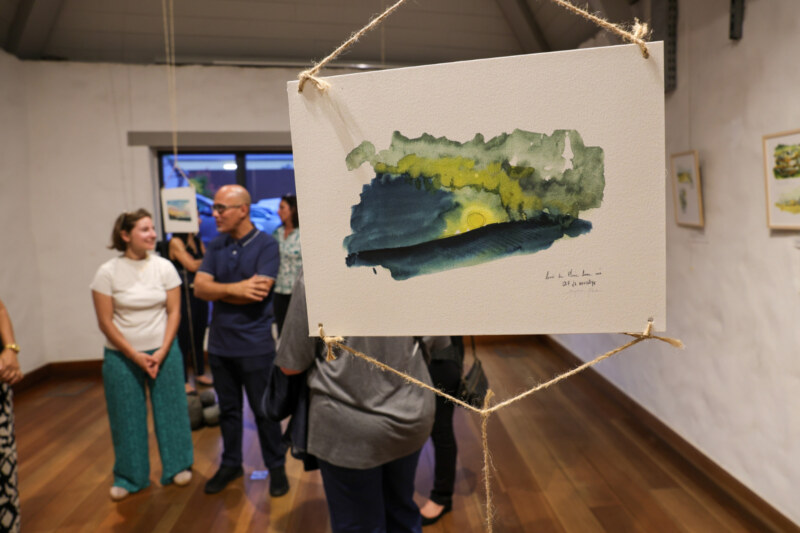 Jusqu'au 26 avril 2025, la Longère Sudel-FUMA accueille une exposition inédite : « Le Cap La Houssaye : entre savane et océan », un voyage artistique et historique au cœur de l’un des joyaux du patrimoine saint-paulois.