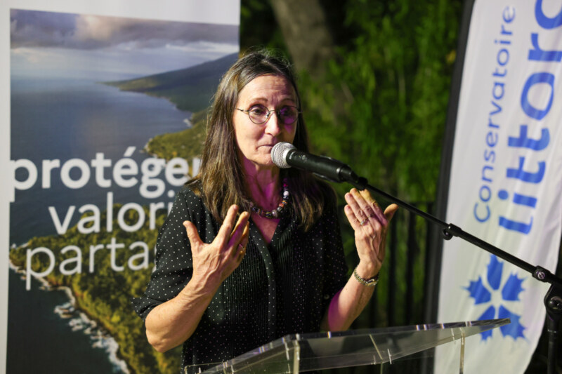 Jusqu'au 26 avril 2025, la Longère Sudel-FUMA accueille une exposition inédite : « Le Cap La Houssaye : entre savane et océan », un voyage artistique et historique au cœur de l’un des joyaux du patrimoine saint-paulois.