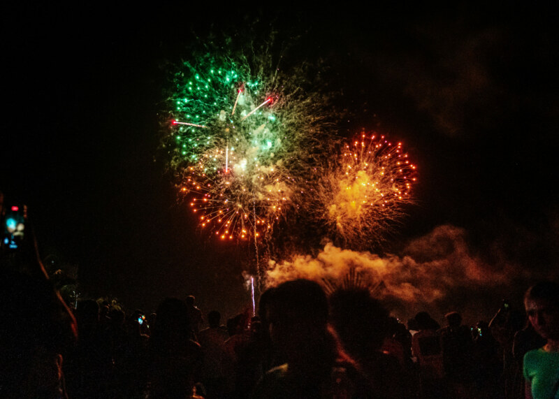 La vingt-septième édition du Grand Boucan restera gravée dans les mémoires. Plus de 70 000 personnes ont convergé tout au long de l'après-midi de dimanche et le soir vers le front de mer de Saint-Paul pour assister à l’un des plus grands rendez-vous populaires de l'île.